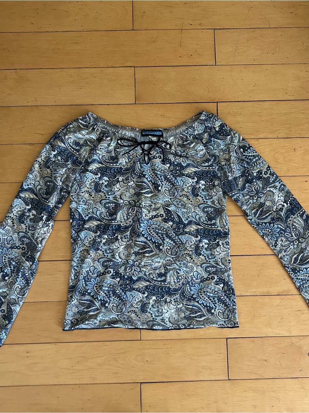 Women's Vintage 2000s Y2k Blue Paisley Long Sleeve Top